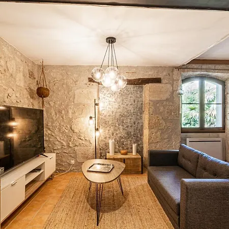 Superbe Appartement, Situe Au Coeur De La Ville. أوش